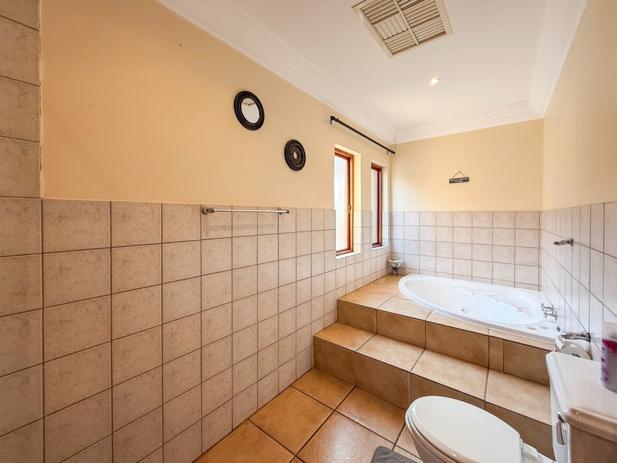 4 Bedroom Property for Sale in Eagles Landing North West